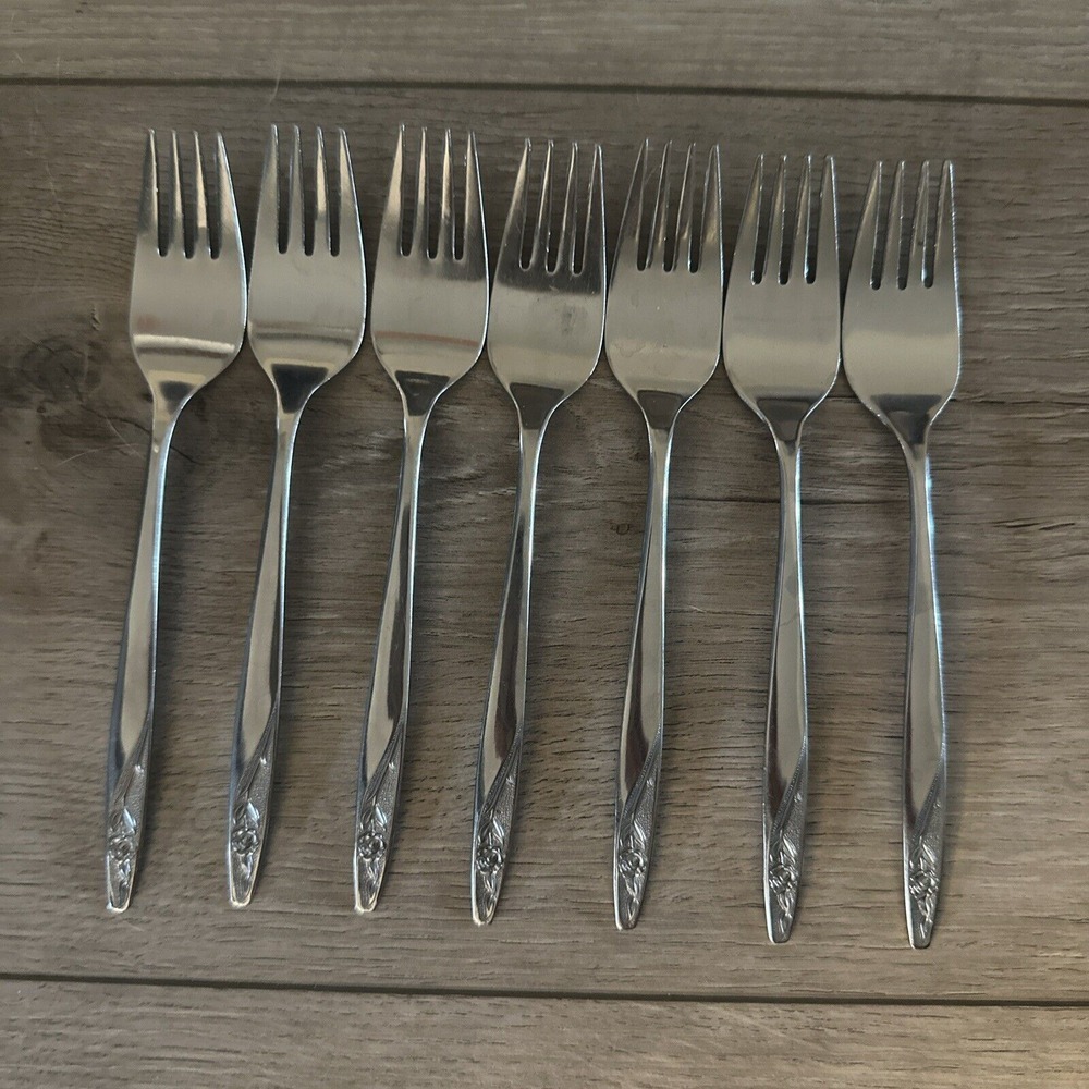 7 PCs International‎ Silver INS88  Salad Forks